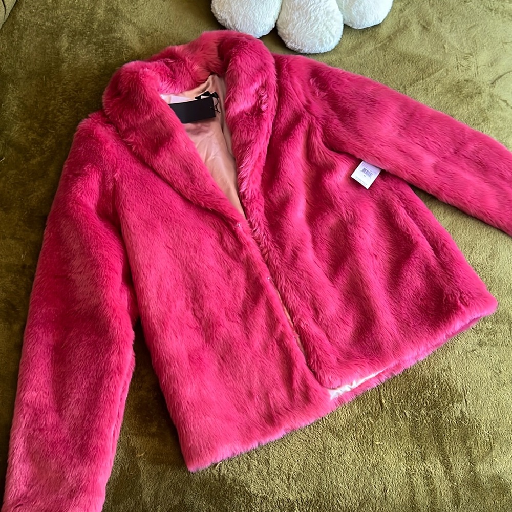 🌷Welcome to the Future•Faux Fur pink jacket 💕